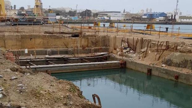 Sistema de Extracción de Aguas Residuales por Vacío en Puertos 6 Nivel freático en un puerto