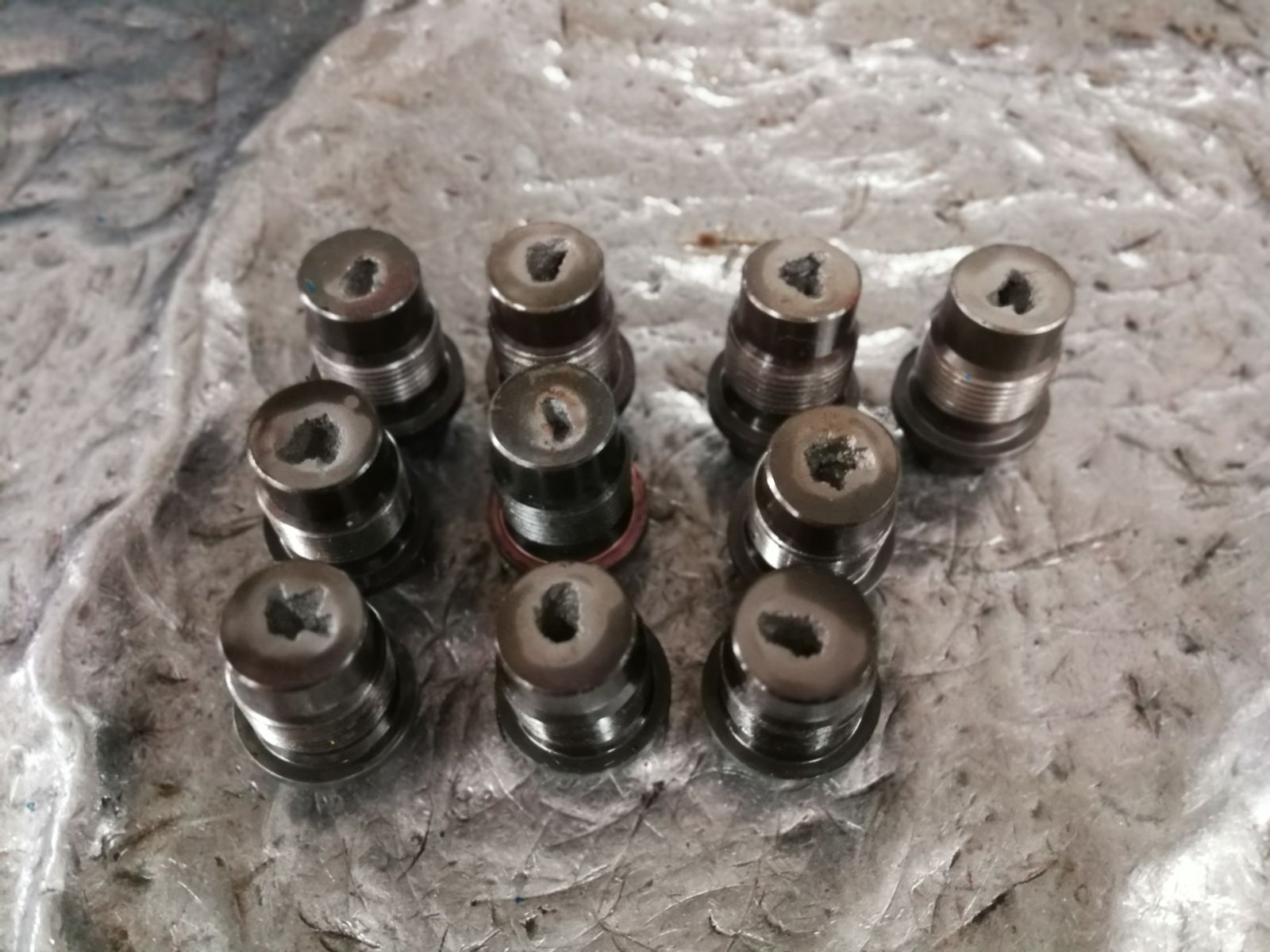 Tapón de choque con cavitacion